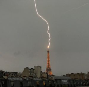 orage sur la tour Eiffel